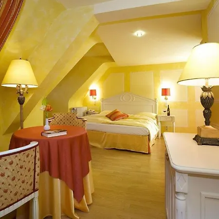 Trip Der Adelshof Otel 4*