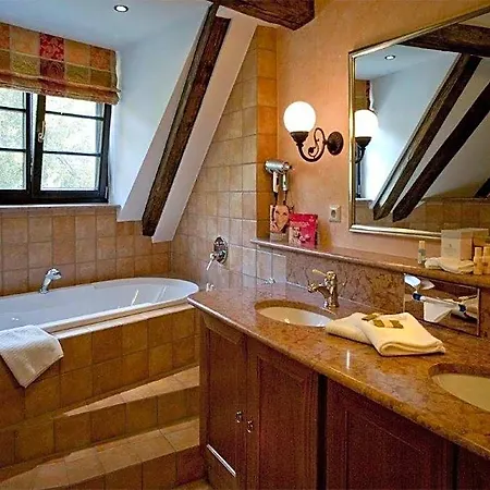 Hotel Romantik Der Adelshof 4*