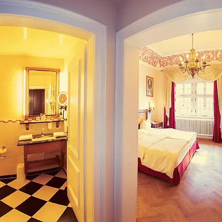 Trip Der Adelshof Otel 4*