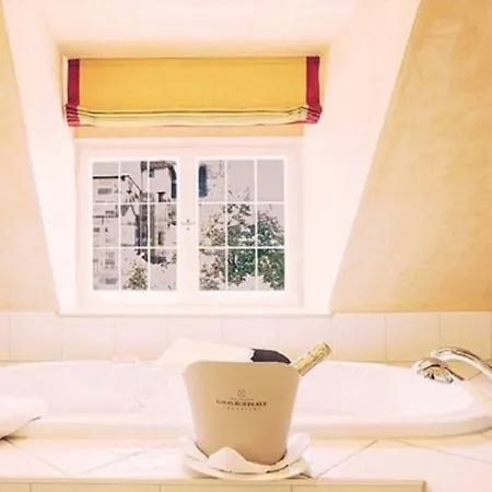 Trip Der Adelshof 4*