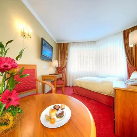 Otel Trip Der Adelshof 4*