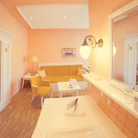 Hotel Romantik Der Adelshof 4*